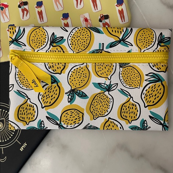 Saks Fifth Avenue Leather Bag & Fun Ipsy Iconic Print Bags • 4 Available • NWOT - Picture 2 of 9